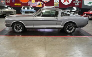 Ford-Mustang-1965-Fastback-2