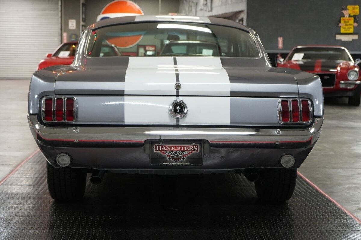 Ford-Mustang-1965-Fastback-21