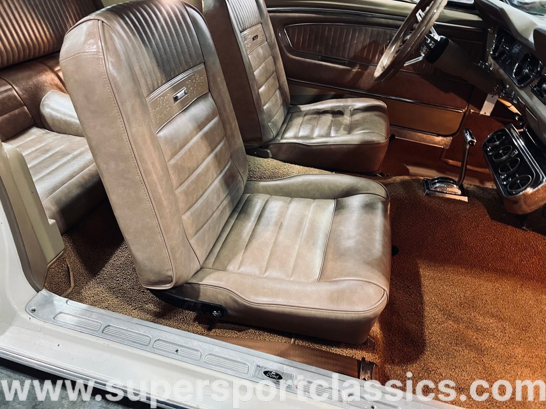 Ford-Mustang-1965-Fastback-21