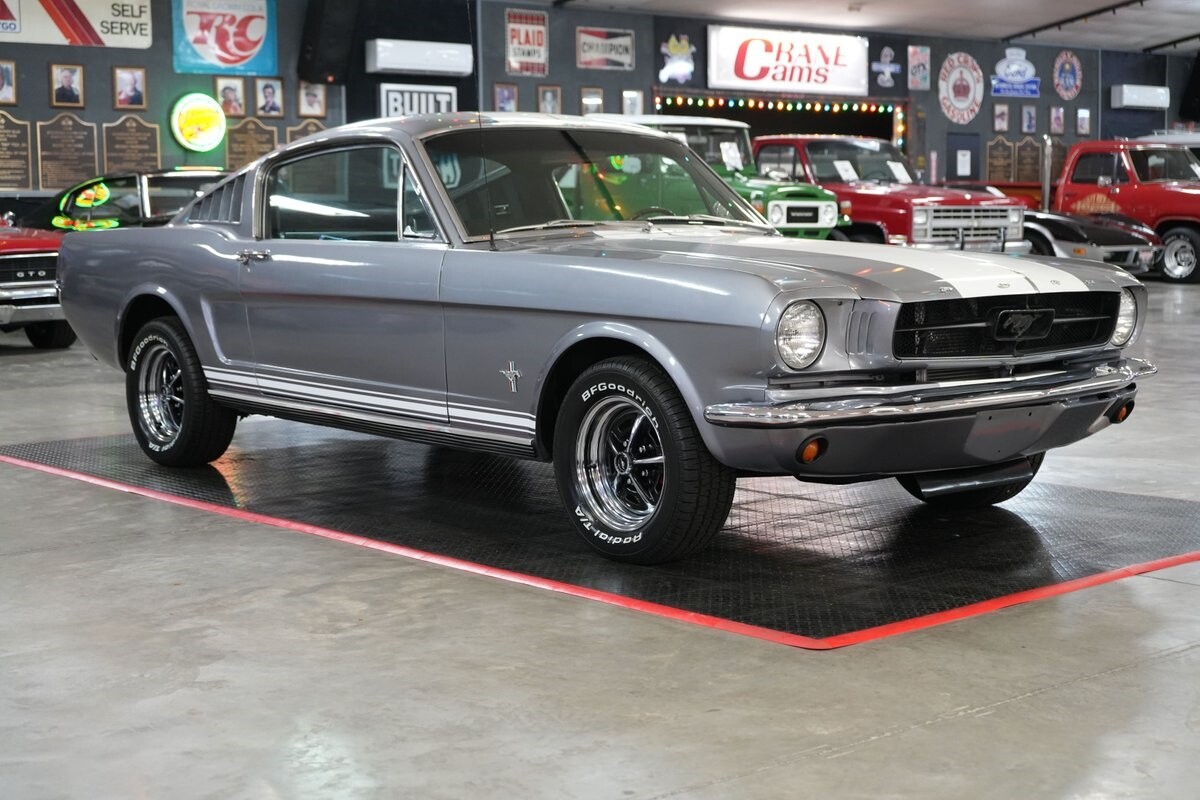 Ford-Mustang-1965-Fastback-24