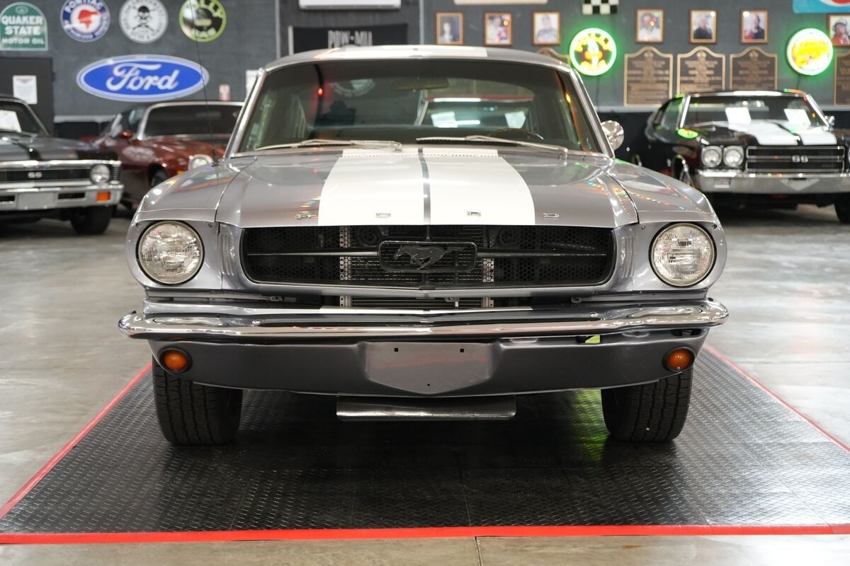 Ford-Mustang-1965-Fastback-25