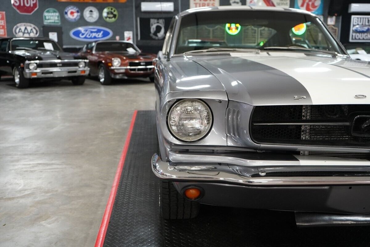 Ford-Mustang-1965-Fastback-28