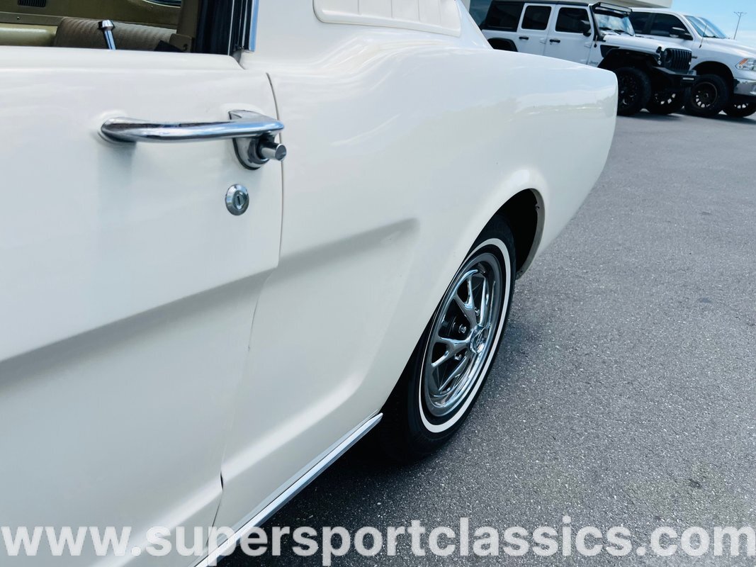 Ford-Mustang-1965-Fastback-29