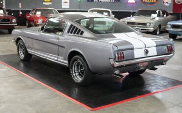 Ford-Mustang-1965-Fastback-3