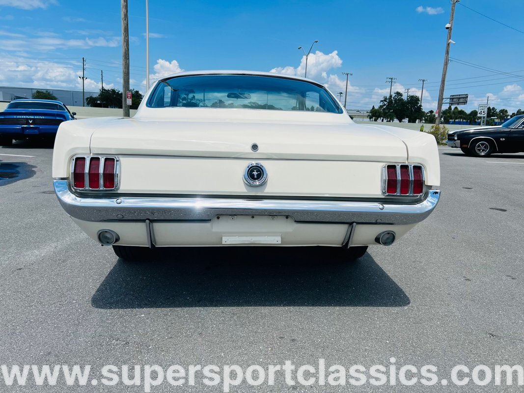 Ford-Mustang-1965-Fastback-3
