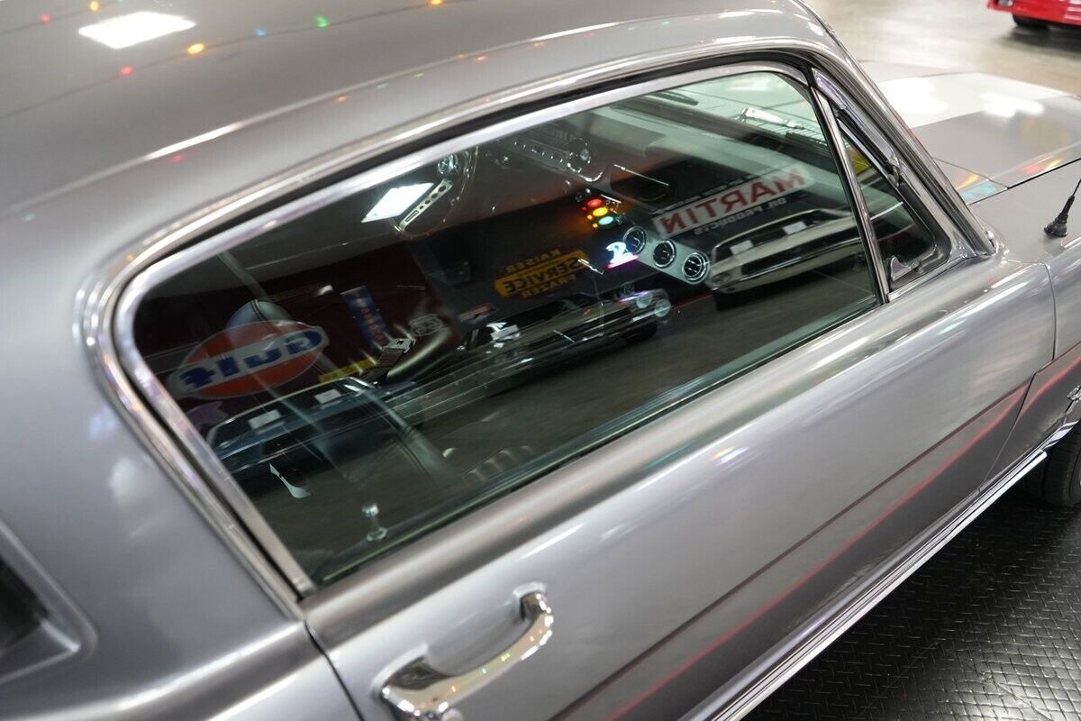 Ford-Mustang-1965-Fastback-35