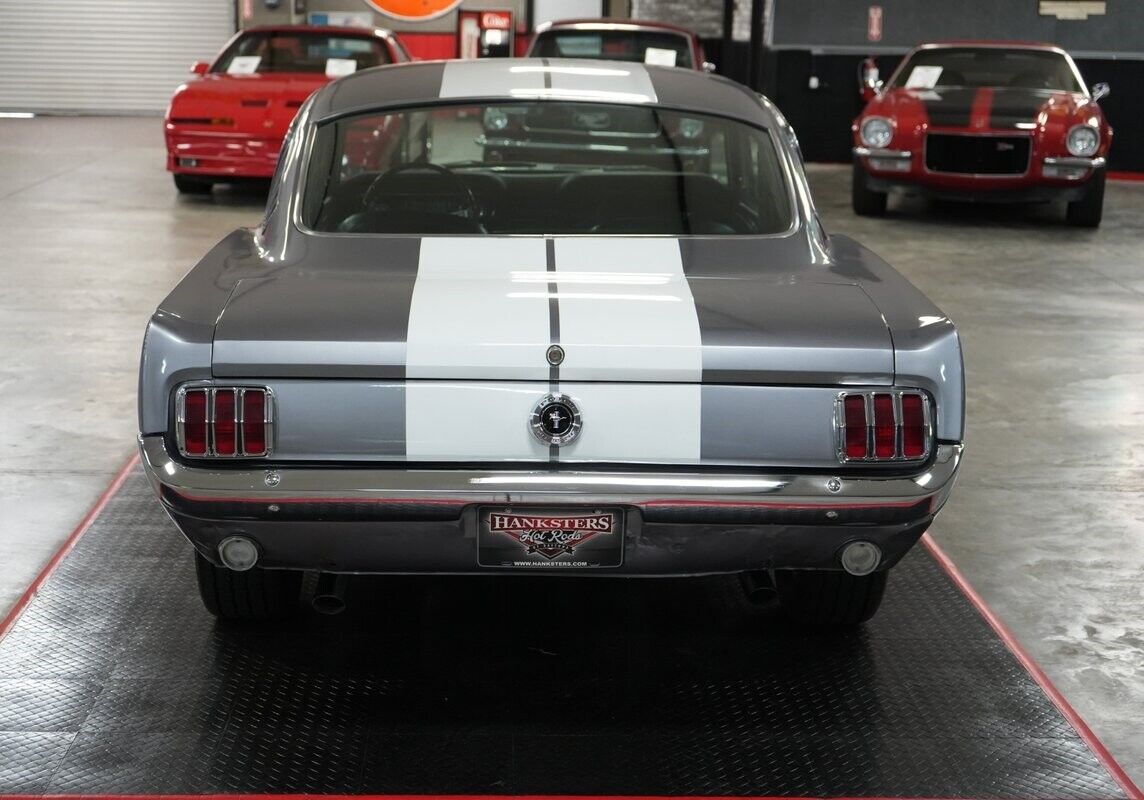 Ford-Mustang-1965-Fastback-4