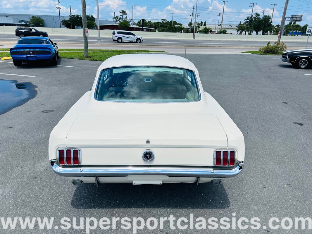 Ford-Mustang-1965-Fastback-4