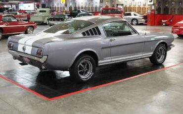 Ford-Mustang-1965-Fastback-5