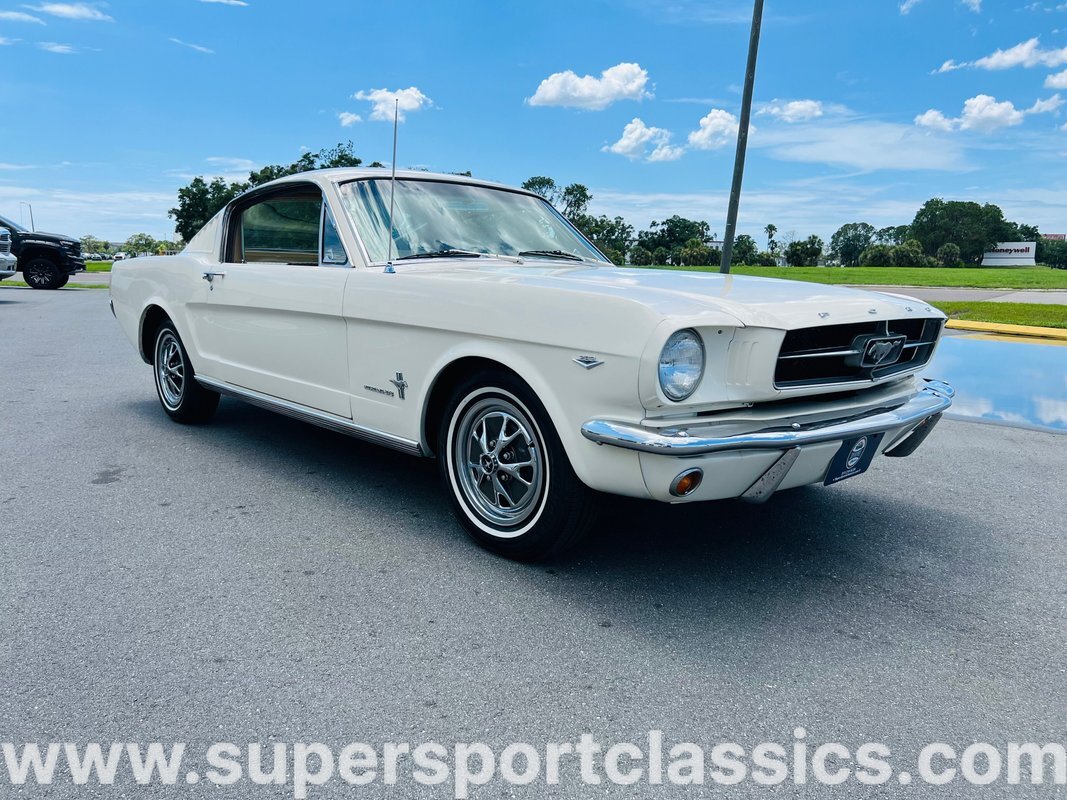 Ford-Mustang-1965-Fastback-7