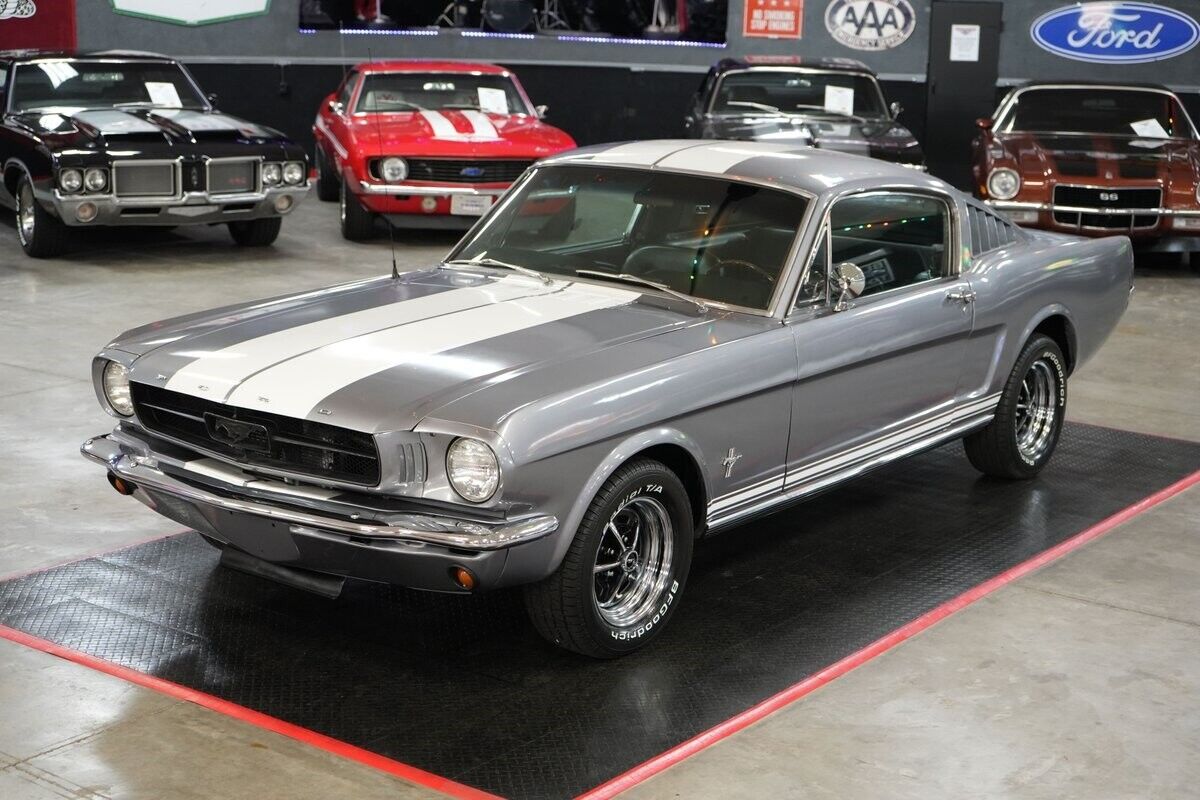 Ford-Mustang-1965-Fastback-9