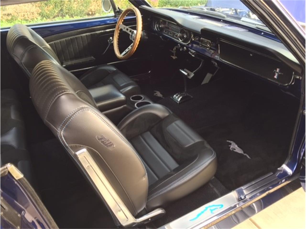 Ford-Mustang-1965-Kona-Blue-Black-11