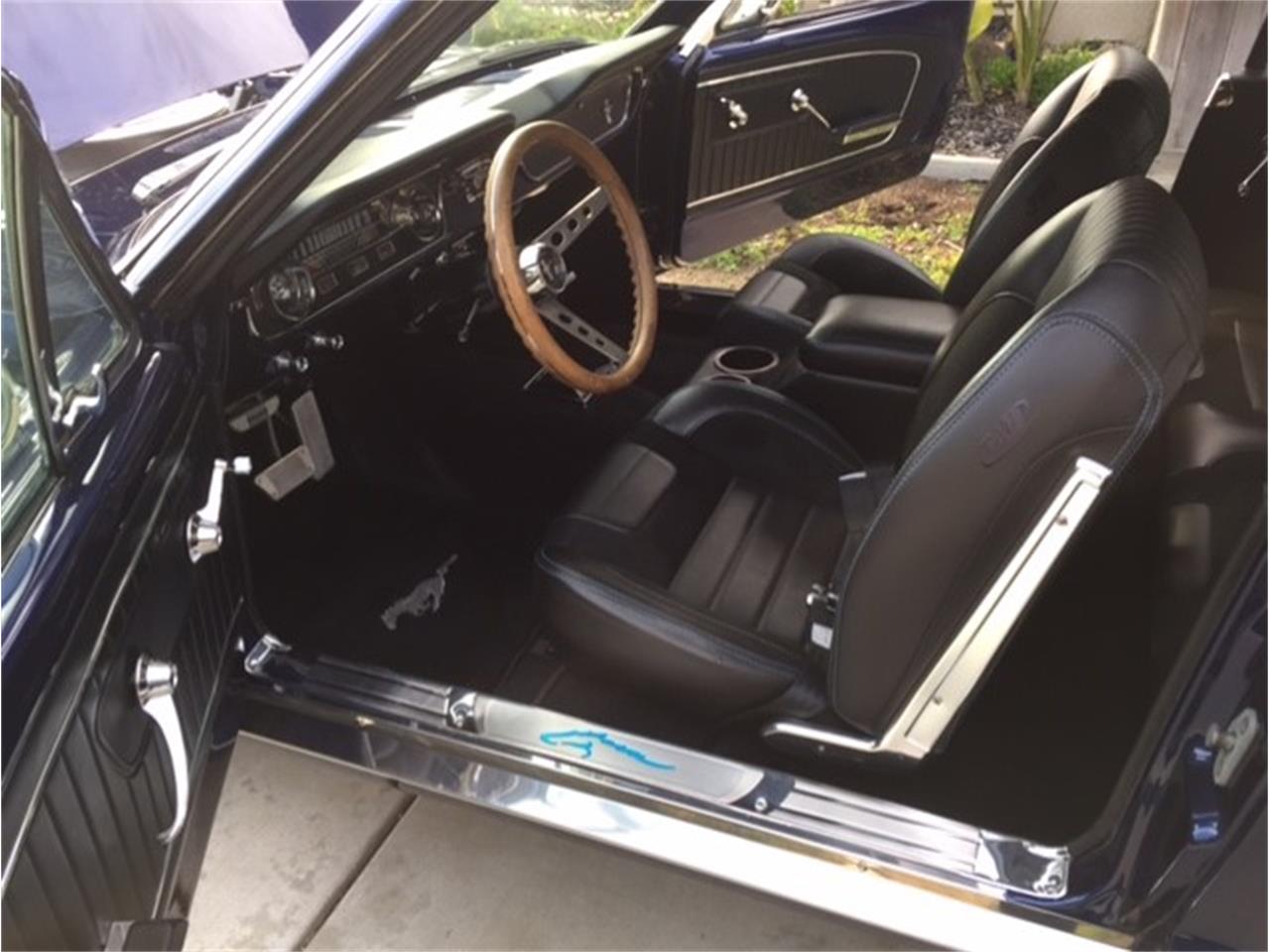 Ford-Mustang-1965-Kona-Blue-Black-19