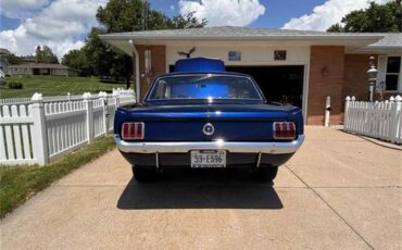 Ford-Mustang-1965-Kona-Blue-Black-8