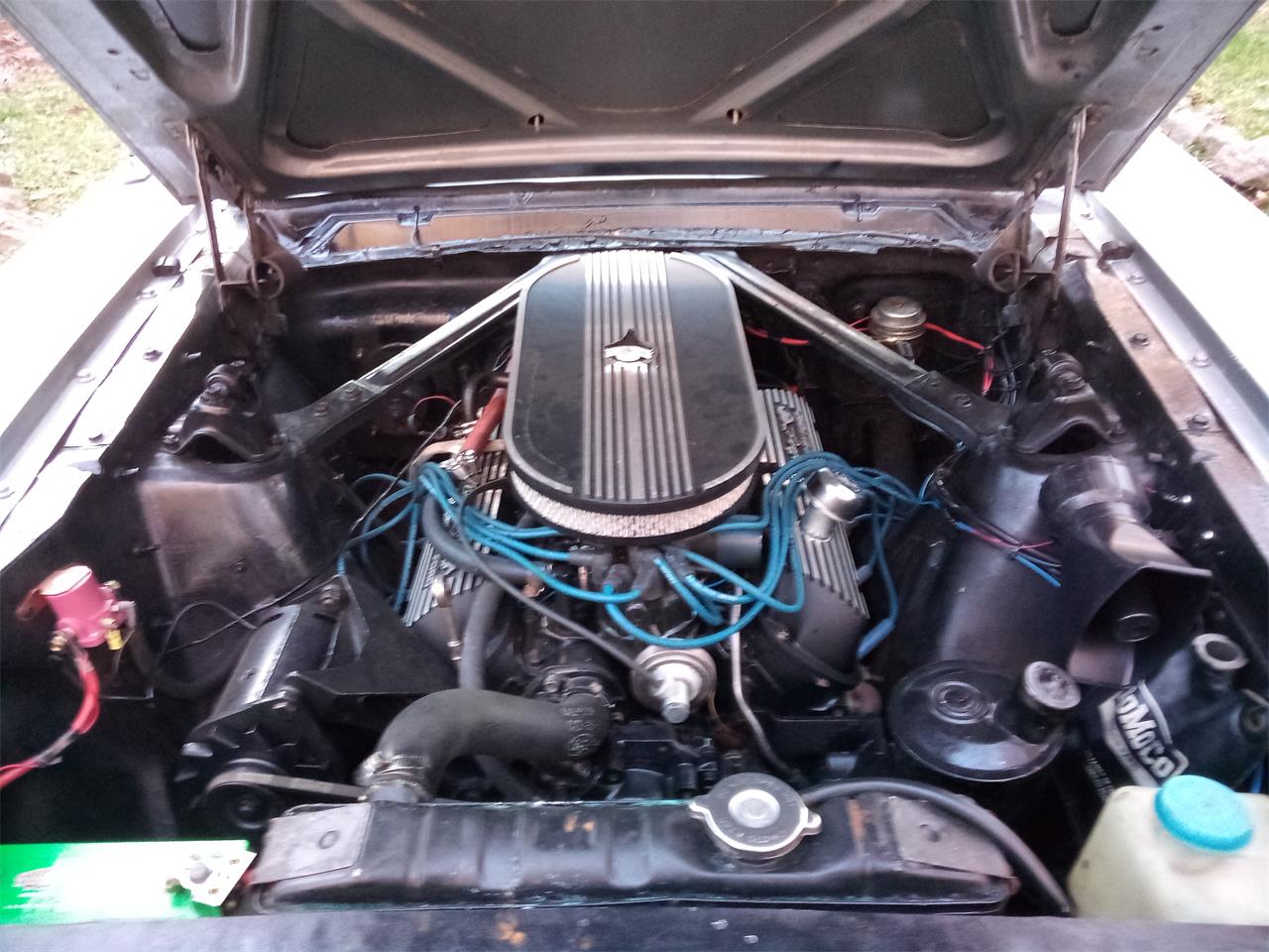 Ford-Mustang-1965-Light-Gray-Metallic-Black-3