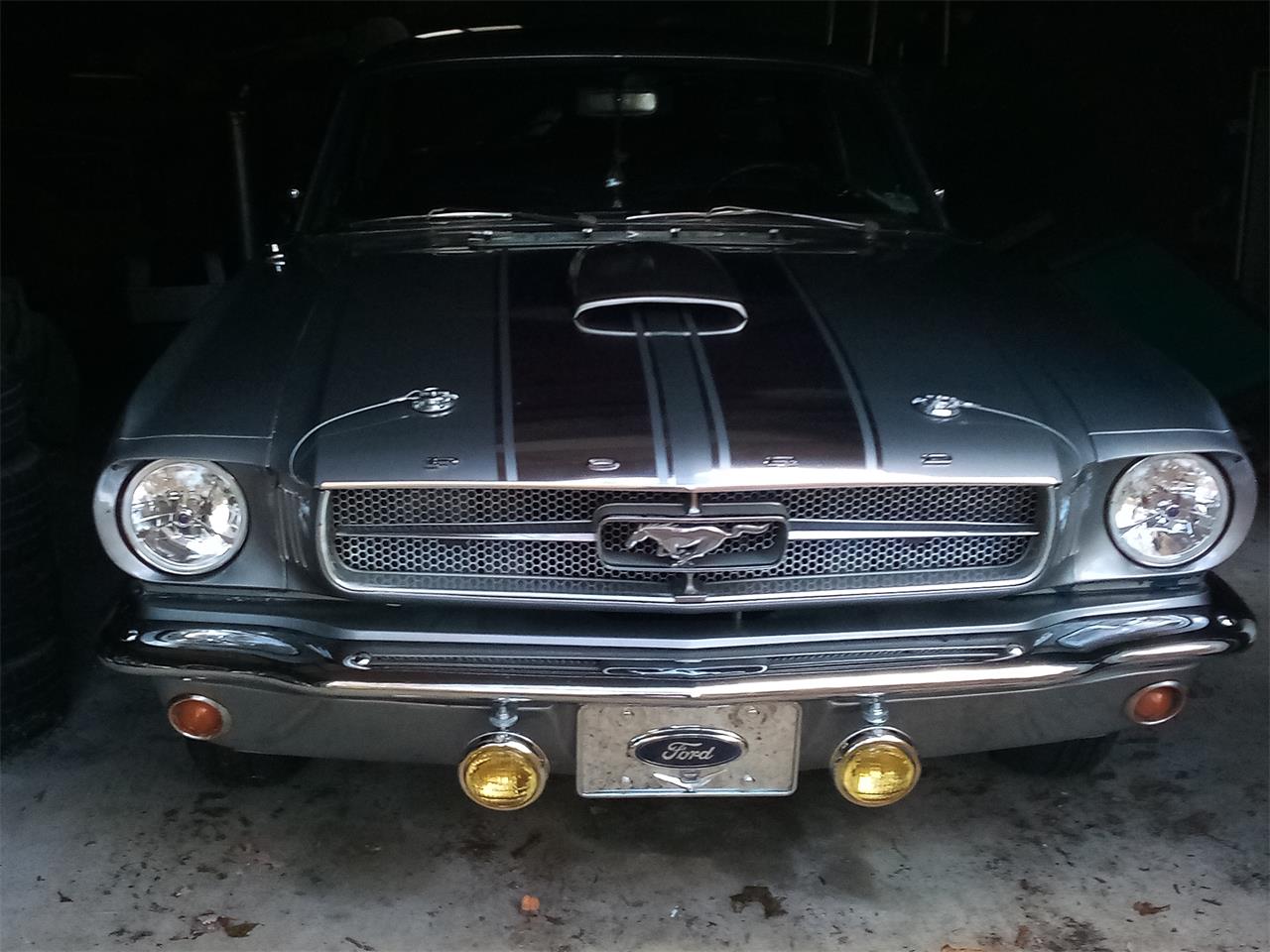 Ford-Mustang-1965-Light-Gray-Metallic-Black-7