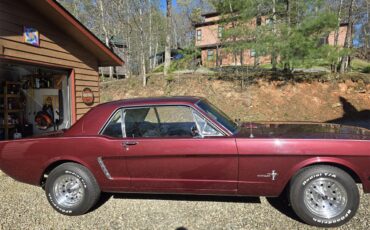 Ford-Mustang-1965-Maroon-Black-1