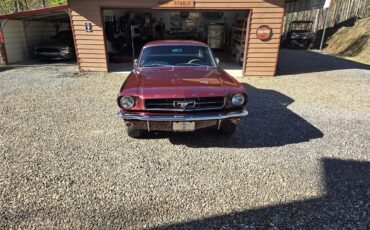 Ford-Mustang-1965-Maroon-Black-3