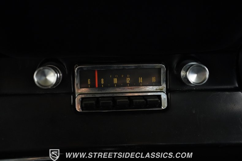 Ford-Mustang-1965-Phoenician-Yellow-Black-16