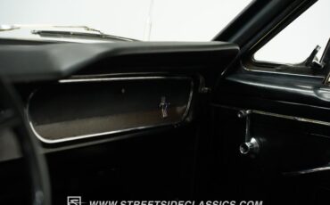 Ford-Mustang-1965-Phoenician-Yellow-Black-19