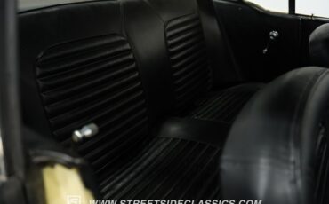 Ford-Mustang-1965-Phoenician-Yellow-Black-20
