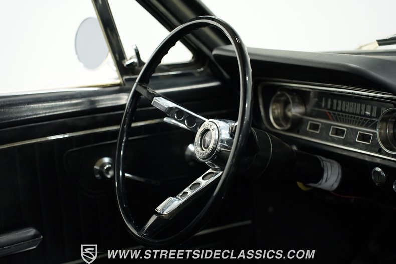 Ford-Mustang-1965-Phoenician-Yellow-Black-24