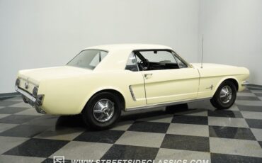 Ford-Mustang-1965-Phoenician-Yellow-Black-26