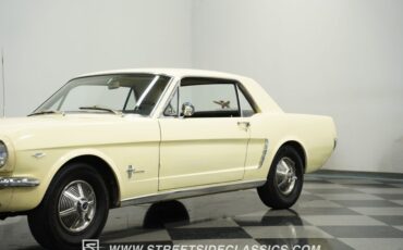 Ford-Mustang-1965-Phoenician-Yellow-Black-33