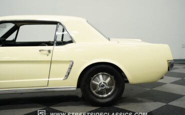 Ford-Mustang-1965-Phoenician-Yellow-Black-36
