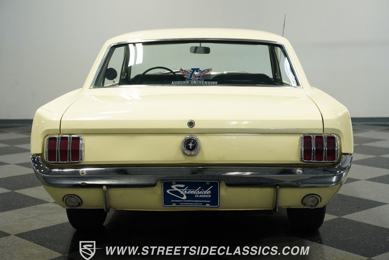 Ford-Mustang-1965-Phoenician-Yellow-Black-37