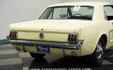 Ford-Mustang-1965-Phoenician-Yellow-Black-38
