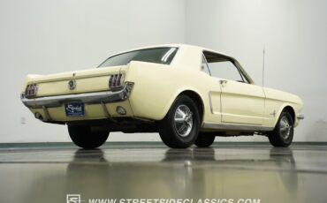 Ford-Mustang-1965-Phoenician-Yellow-Black-39