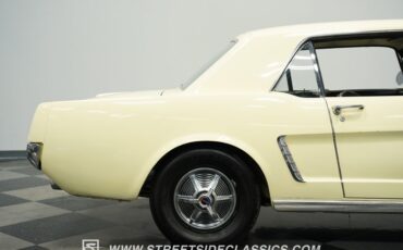 Ford-Mustang-1965-Phoenician-Yellow-Black-41