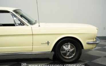 Ford-Mustang-1965-Phoenician-Yellow-Black-42