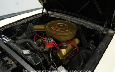Ford-Mustang-1965-Phoenician-Yellow-Black-44