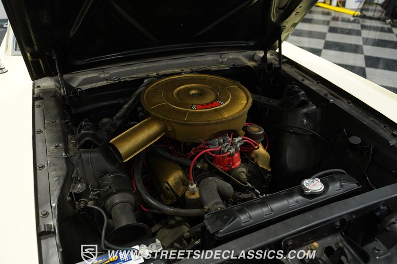 Ford-Mustang-1965-Phoenician-Yellow-Black-47