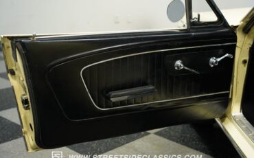 Ford-Mustang-1965-Phoenician-Yellow-Black-49