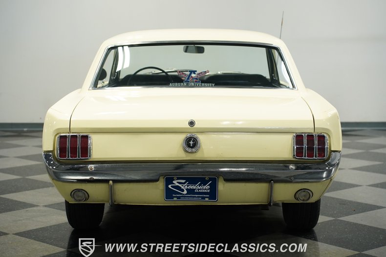 Ford-Mustang-1965-Phoenician-Yellow-Black-9