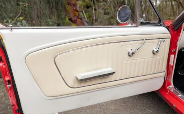 Ford-Mustang-1965-Poppy-Red-White-22