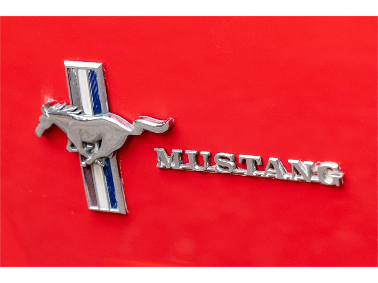 Ford-Mustang-1965-Poppy-Red-White-39