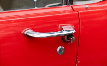 Ford-Mustang-1965-Poppy-Red-White-44