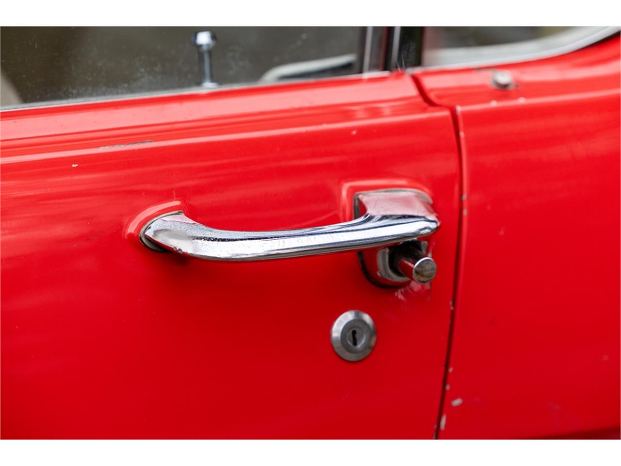 Ford-Mustang-1965-Poppy-Red-White-44