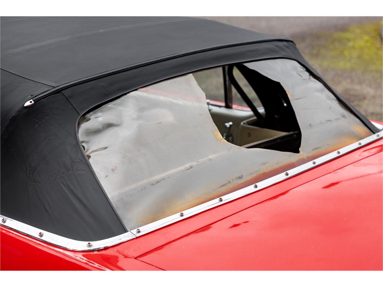 Ford-Mustang-1965-Poppy-Red-White-47