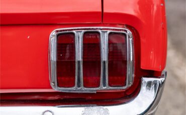 Ford-Mustang-1965-Poppy-Red-White-52