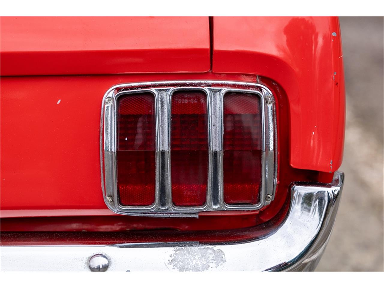 Ford-Mustang-1965-Poppy-Red-White-52