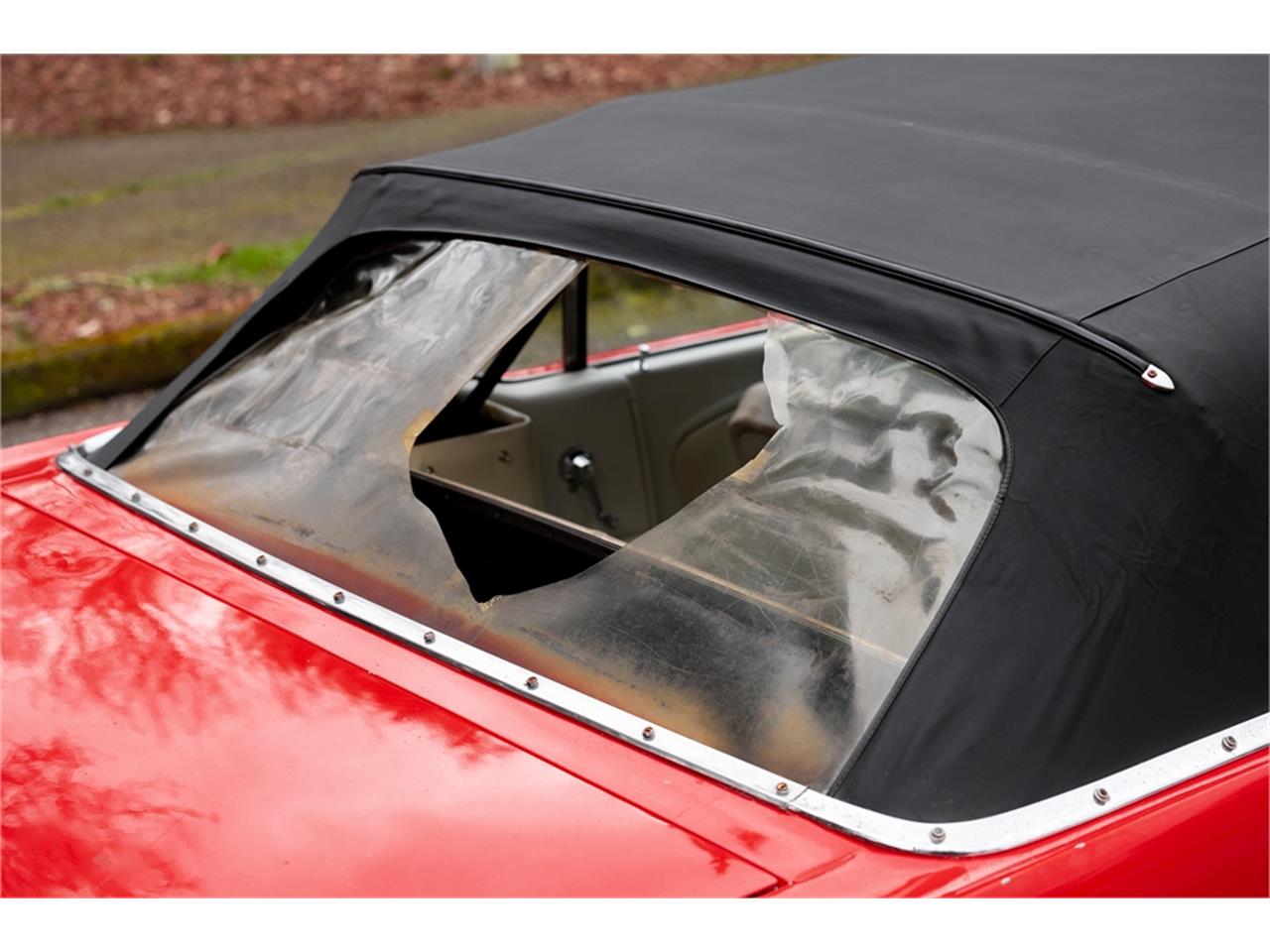Ford-Mustang-1965-Poppy-Red-White-53