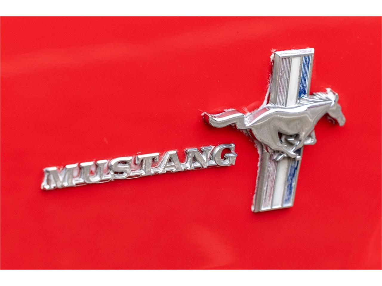 Ford-Mustang-1965-Poppy-Red-White-58