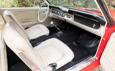 Ford-Mustang-1965-Poppy-Red-White-79