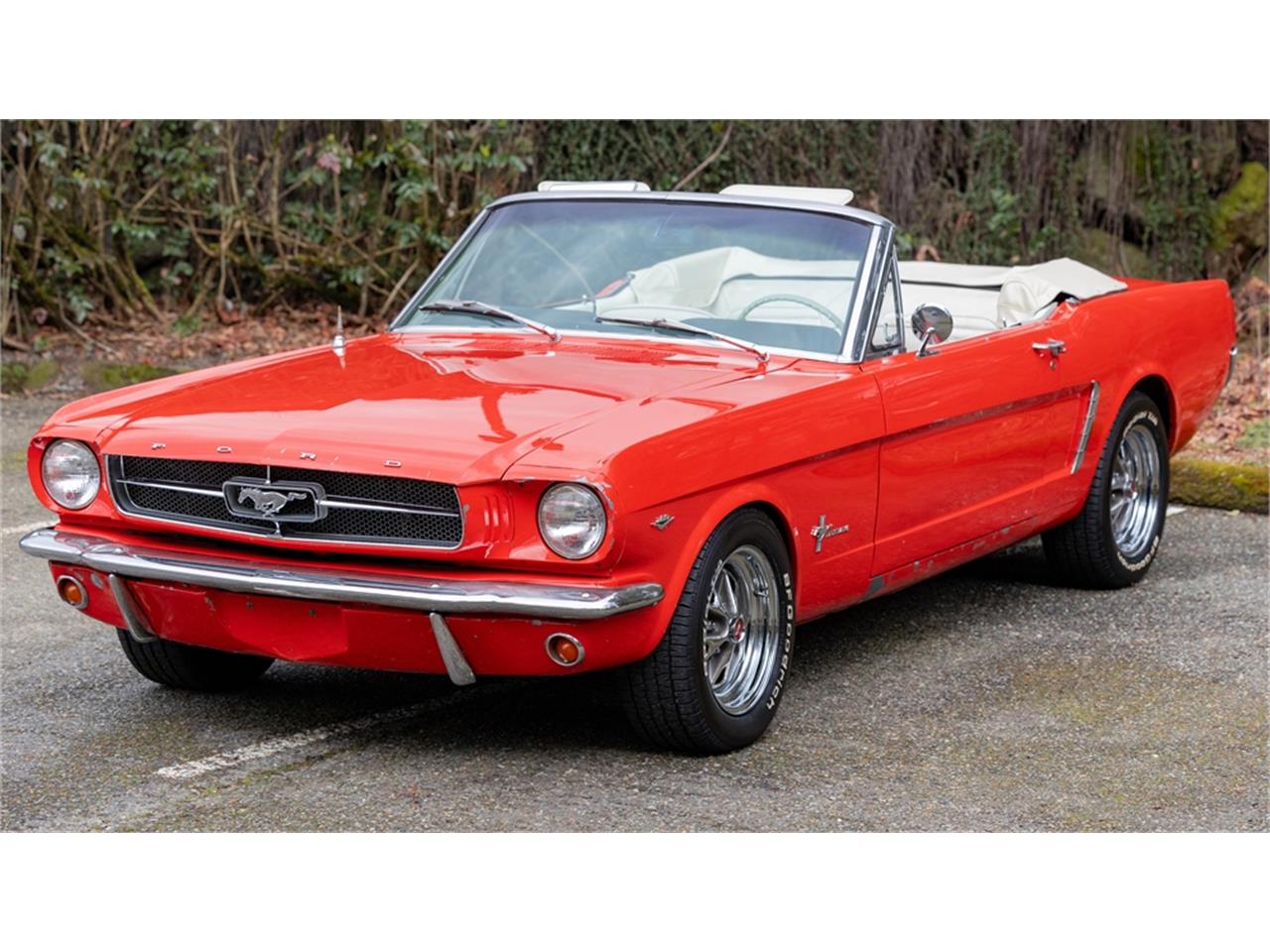 Ford-Mustang-1965-Poppy-Red-White-91