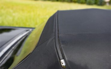 Ford-Mustang-1965-Raven-Black-Red-19